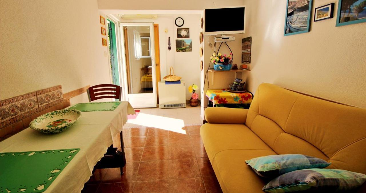 Seaside Apartment Omiš Екстериор снимка